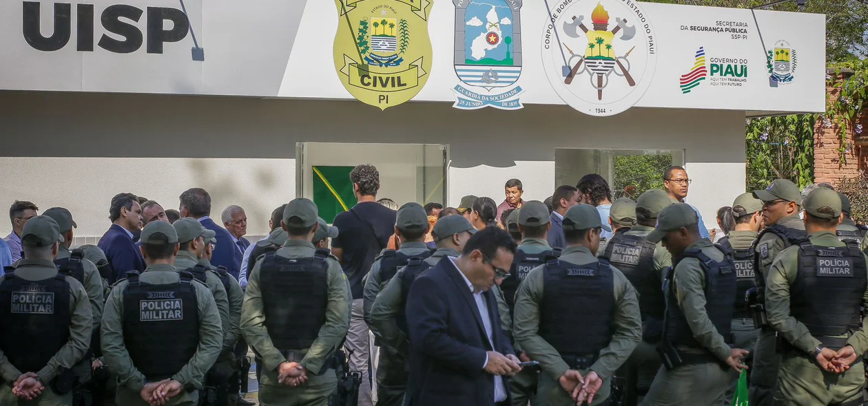 Policiais no evento