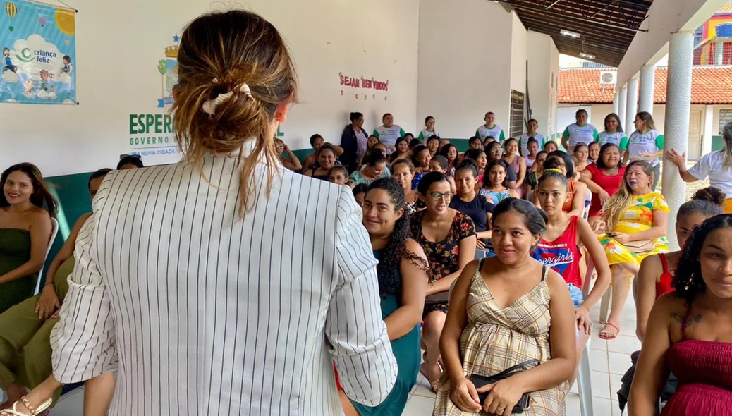 Prefeita de Esperantina, Ivanária Sampaio estava presente