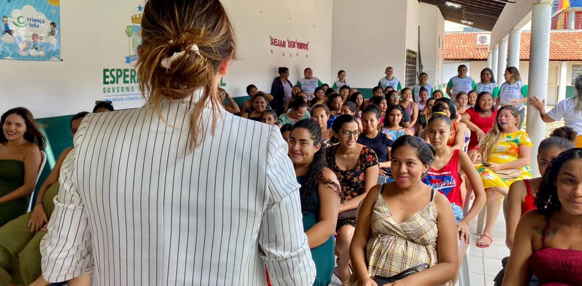Prefeita de Esperantina, Ivanária Sampaio estava presente