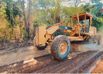 Prefeito de Altos realiza obras na estrada da comunidade Santo Antônio