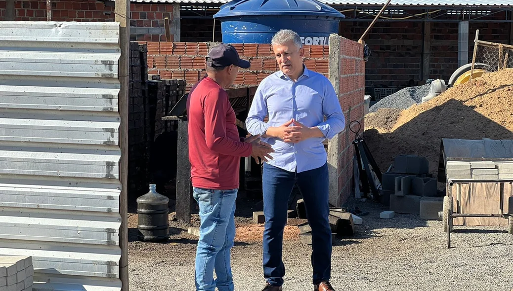 Prefeito de Curimatá visita obra