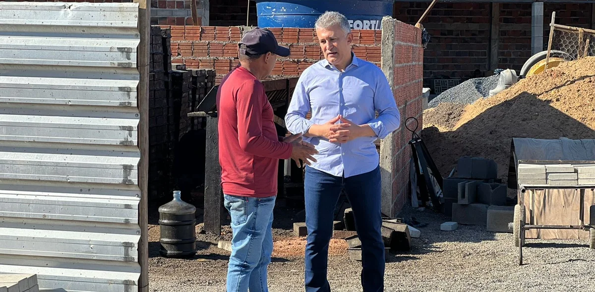 Prefeito de Curimatá visita obra