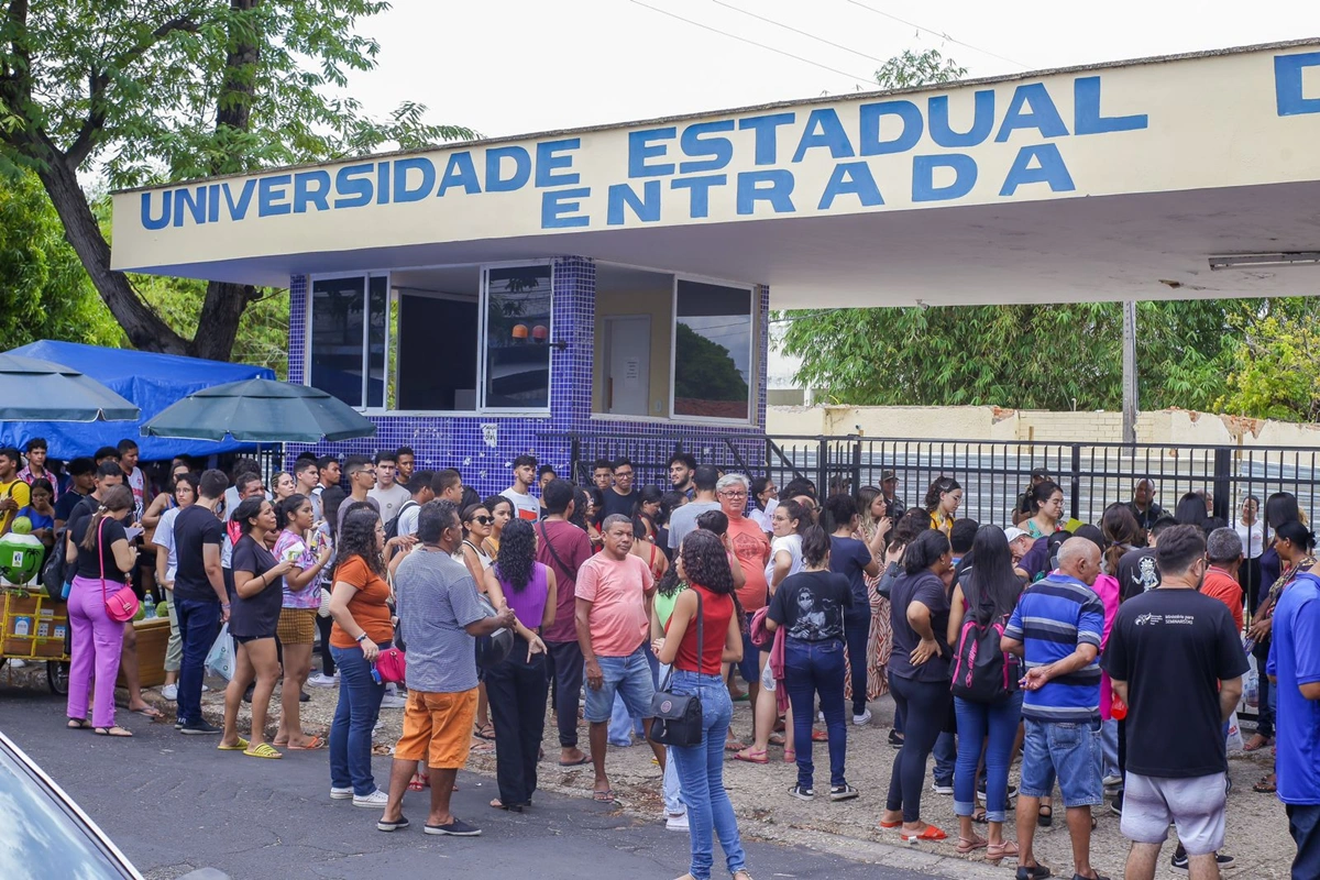 Primeiro de de aplicação do Enem na Universidade Estadual do Piauí