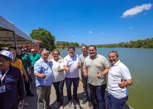 Rafael Fonteles entrega obras em Água Branca