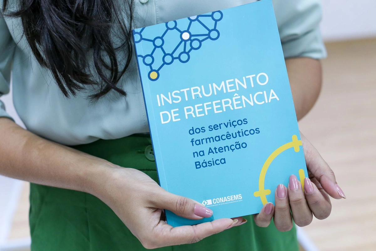 Cartilha Instrumento de referência dos serviços farmacêuticos na Atenção Básica