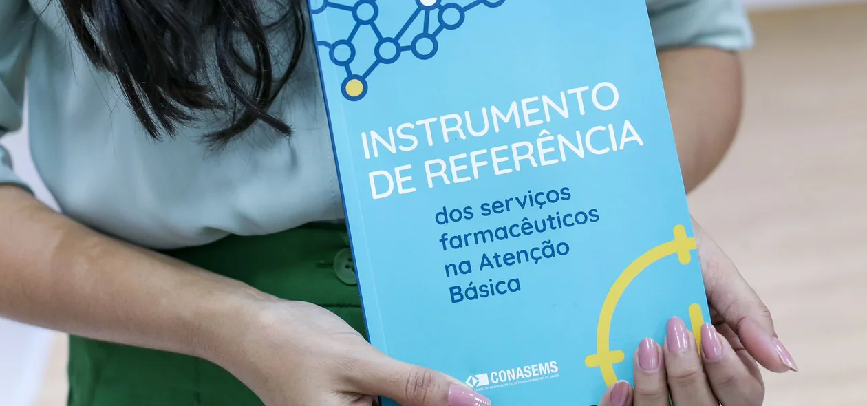 Cartilha Instrumento de referência dos serviços farmacêuticos na Atenção Básica