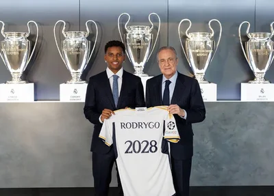 Rodrygo renova contrato até 2028
