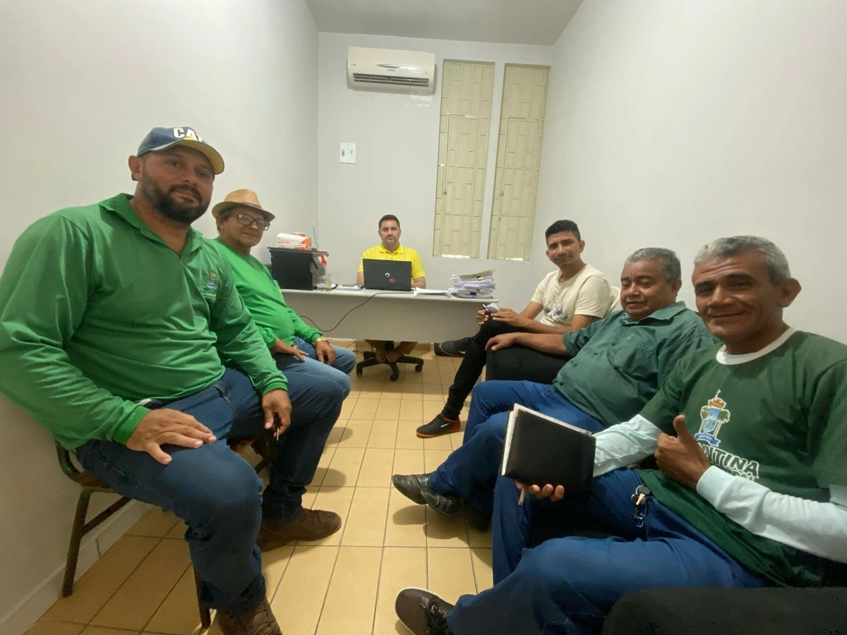 Secretários se reúnem para planejar limpeza e descarte de lixo em Esperantina