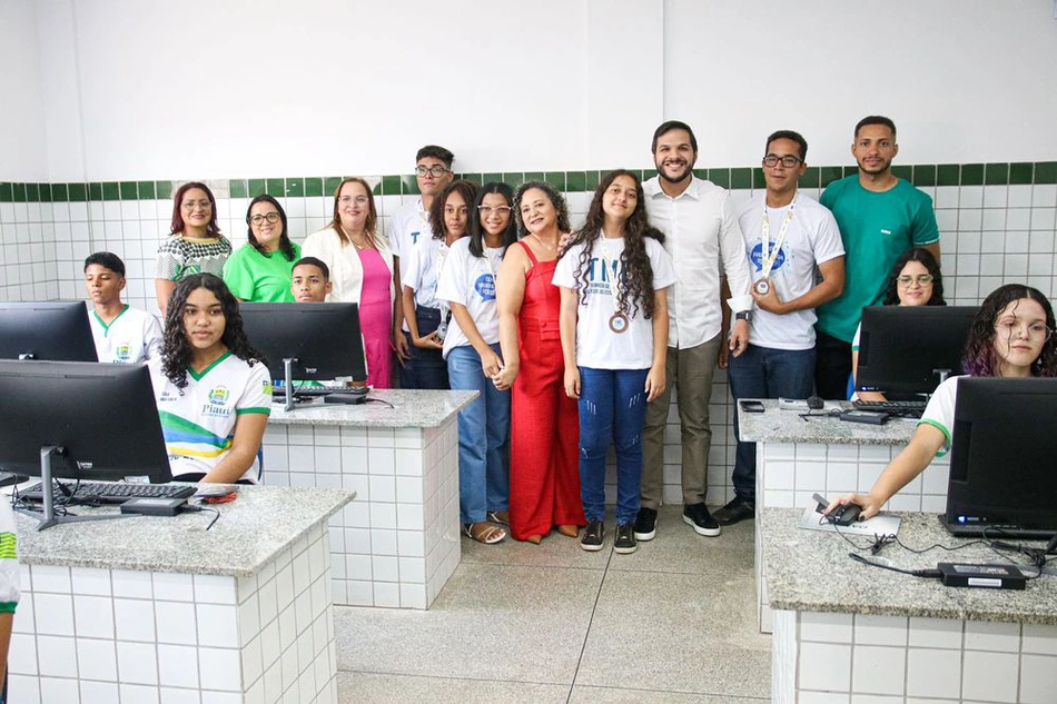 Seduc entrega obras de reforma e ampliação de escola em Inhuma