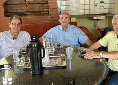 Sílvio Mendes ao lado de Elmano Férrer e Marco Antônio Ayres