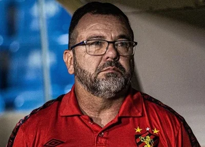 Técnico Enderson Moreira