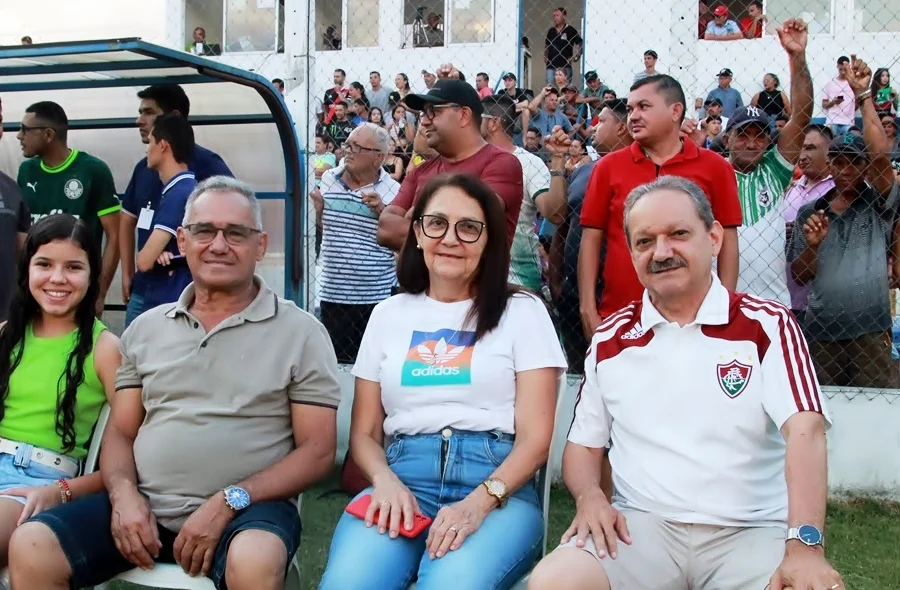 Várias pessoas estiveram presentes no Estádio José Teixeira Santos - Arena do Guerreiro