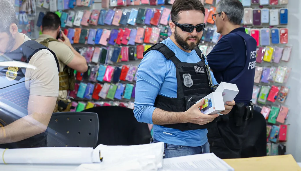 Vários aparelhos eletrônicos sem procedência foram apreendidos