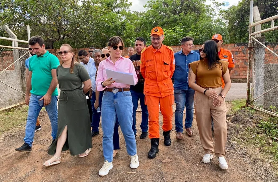 Visita ao local onde será construída a sede