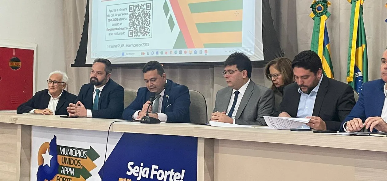 A assembleia discutiu a privatização dos serviços de fornecimento de água no Piauí