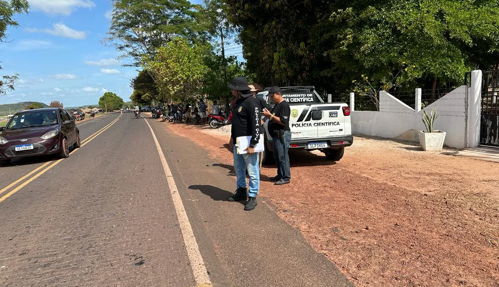 A perícia da Polícia Civil realizou os primeiros levantamentos sobre a dinâmica da colisão