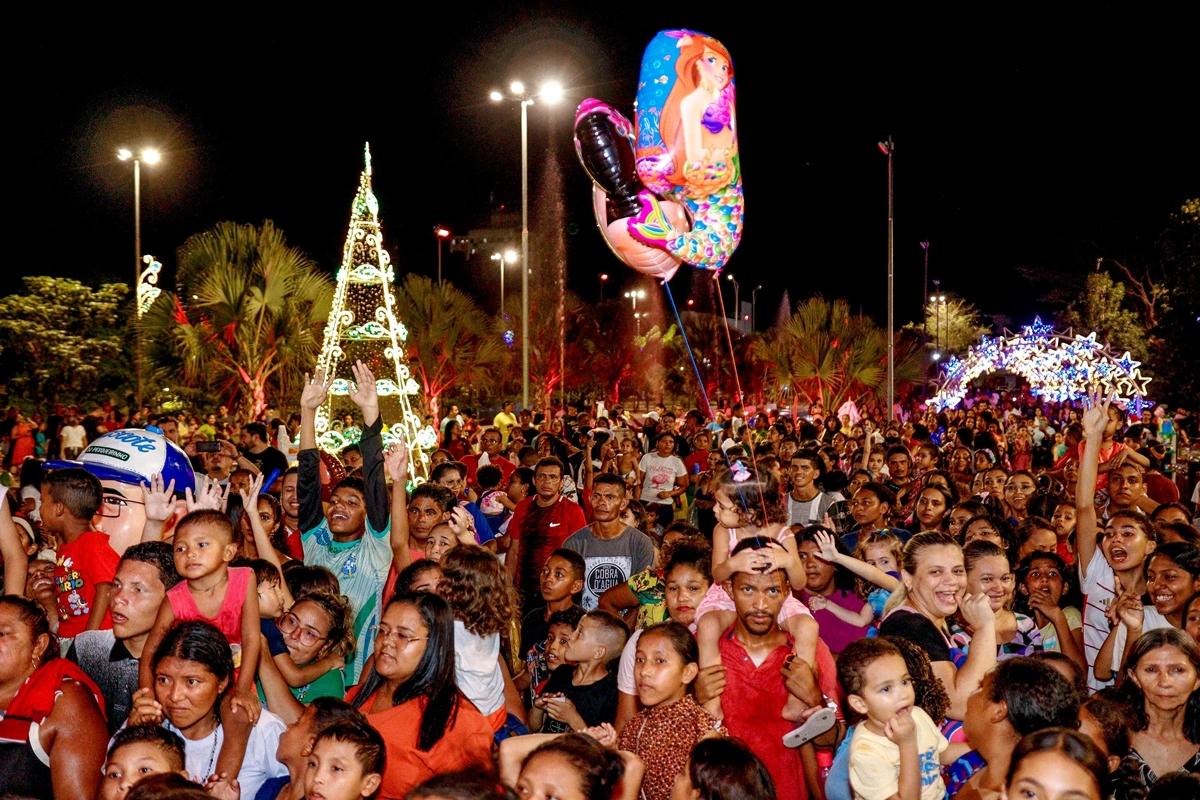 A população compareceu ao Parque da Cidadania para participar do Natal dos Sonhos