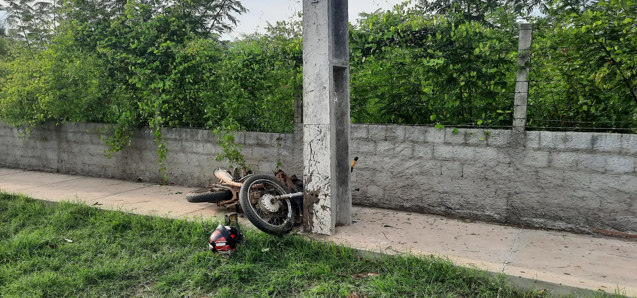 Acidente com motocicleta deixou um morto no bairro Todos os Santos