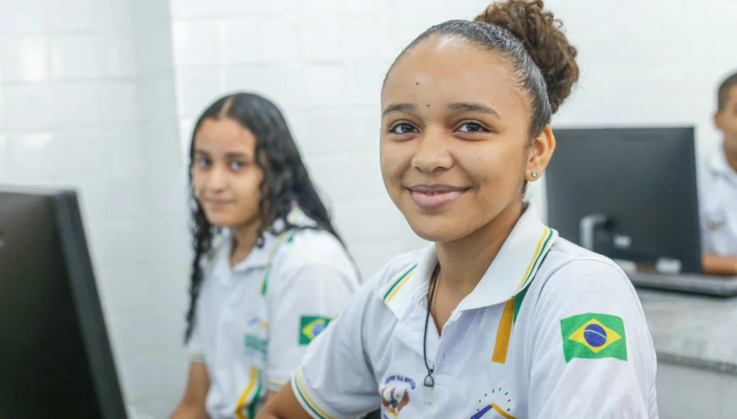 Alunos no CETI Júlia Nunes