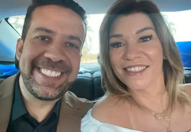 André Janones e a prefeita de Ituiutaba, Leandra Guedes