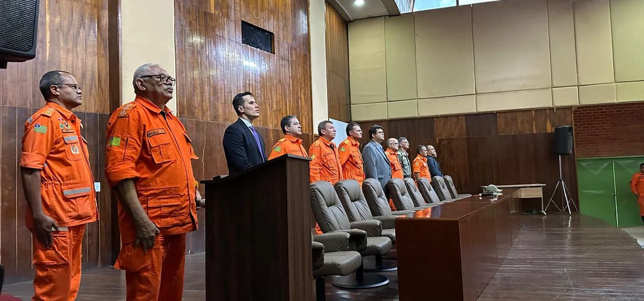 Aprovados ingressam no Corpo de Bombeiros após curso de formação