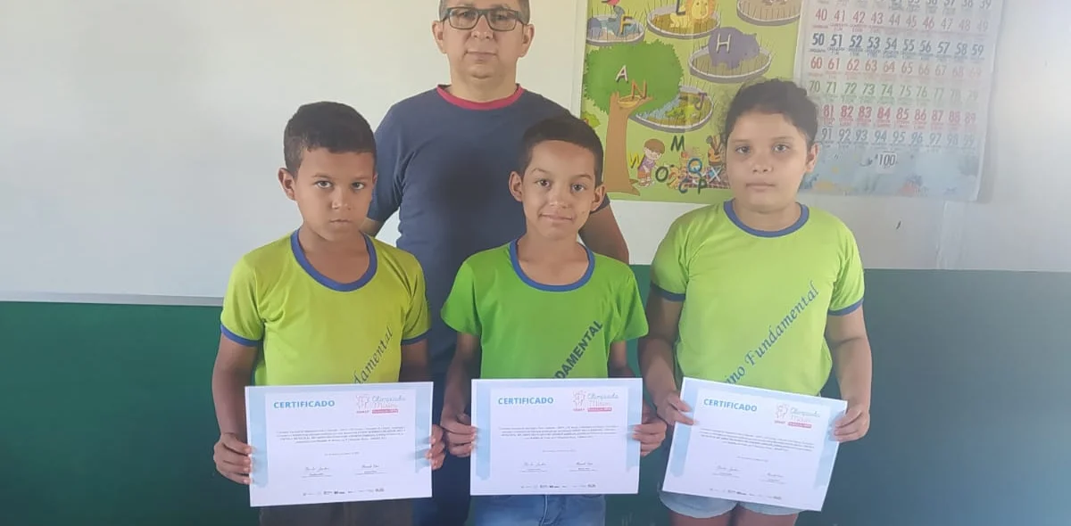 As entregas das medalhas e certificados foram feitas nas escolas
