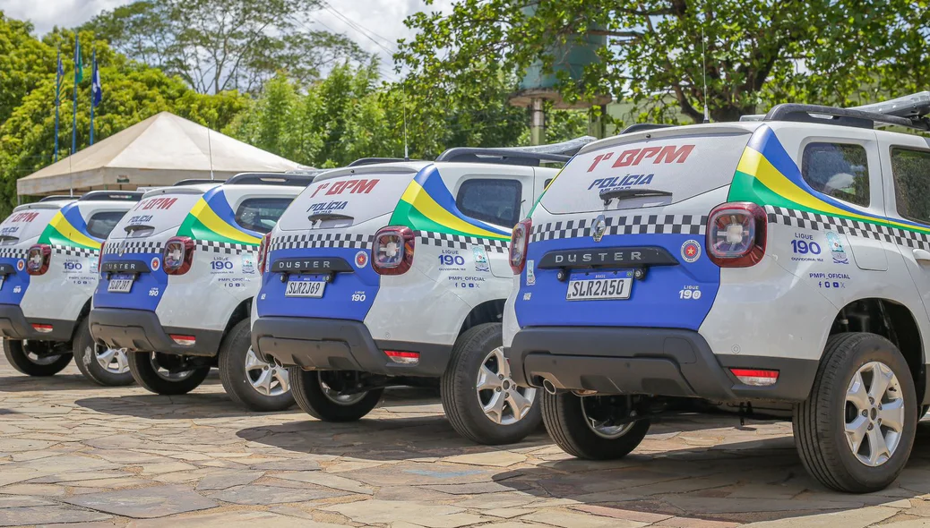 As viaturas são carros modelo Renault Duster
