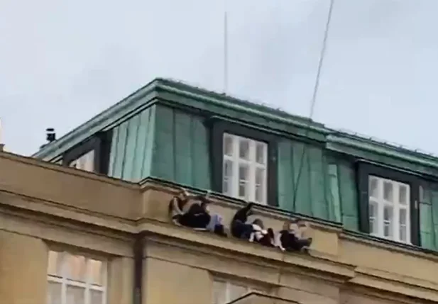 Atentado em universidade de Praga