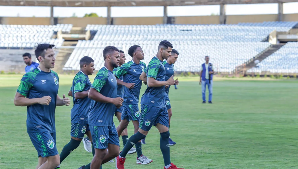 Atletas do Altos do Piauí em trabalho