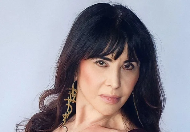 Atriz Claudia Alencar