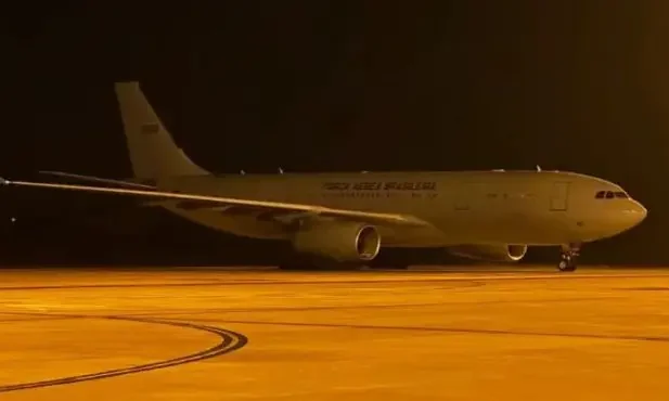Avião da FAB com 48 repatriados de Gaza chega a Brasília