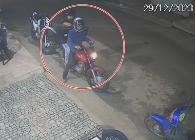 Câmera flagra assalto em pizzaria no residencial Jacinta Andrade, zona norte de Teresina