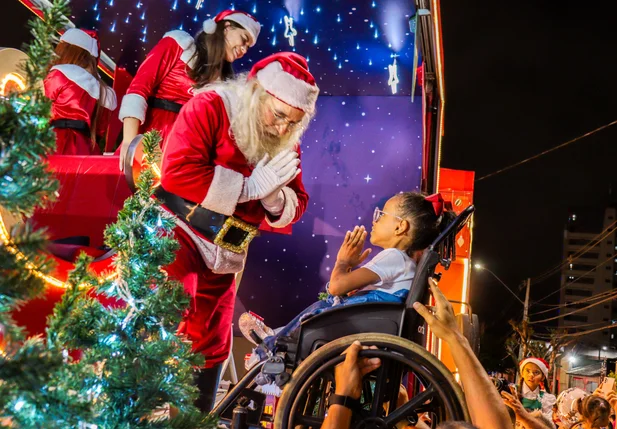 Caravana de Natal da Coca-Cola chega à Teresina