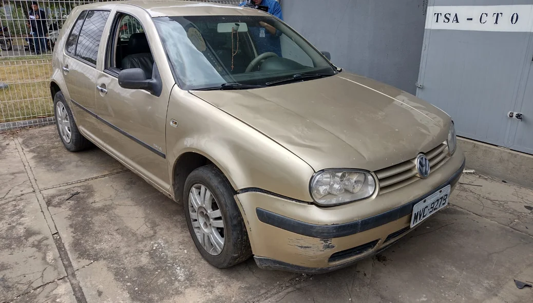 Carro em que a vítima foi executada