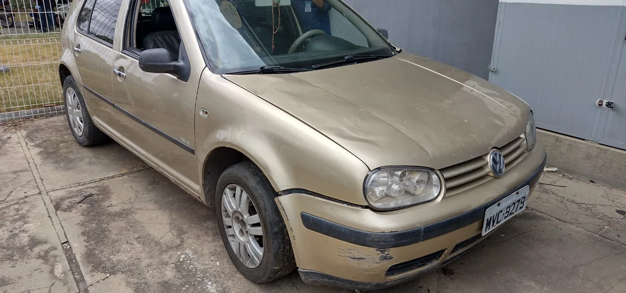 Carro em que a vítima foi executada