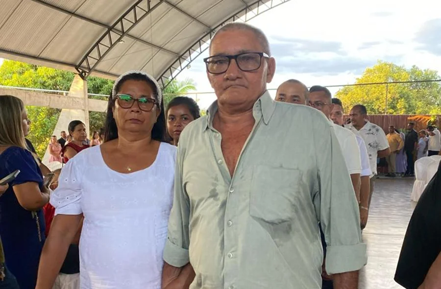Casais oficializaram o casamento