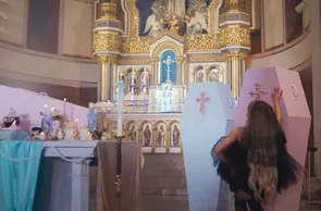 Clipe da "Feather"