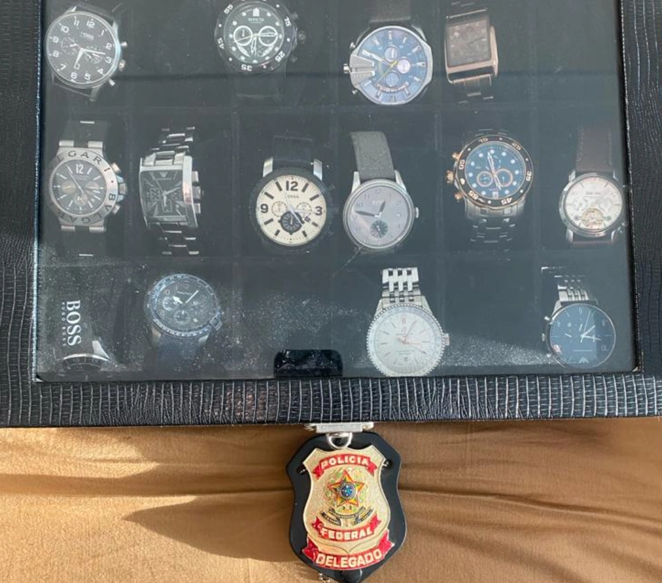 Coleção de relógios apreendida na Operação Grima da Polícia Federal