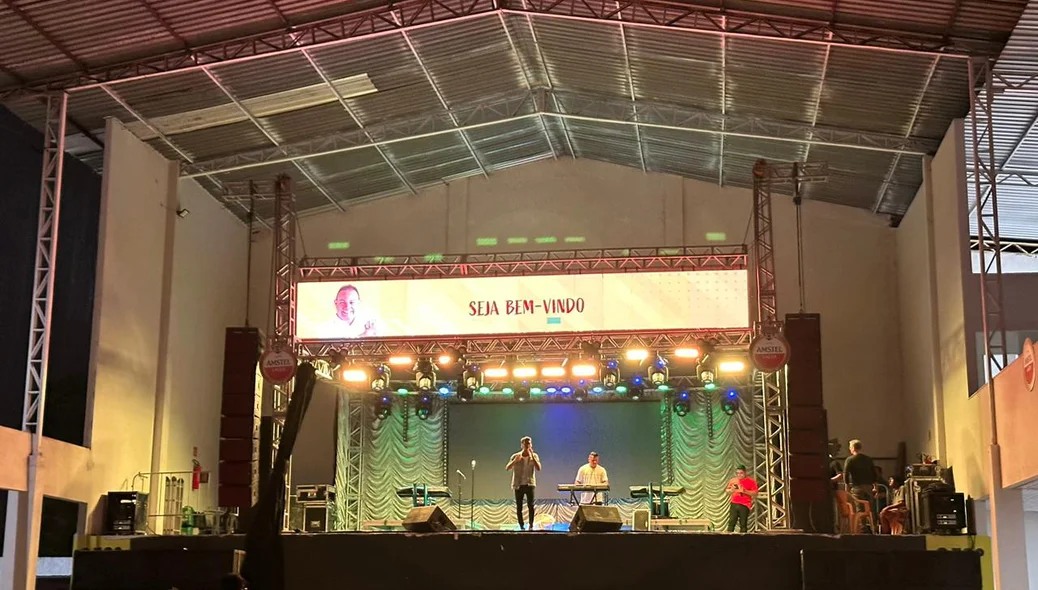 Confraternização contou com shows de forró