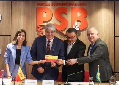 Datena se filia ao PSB durante evento em Brasília