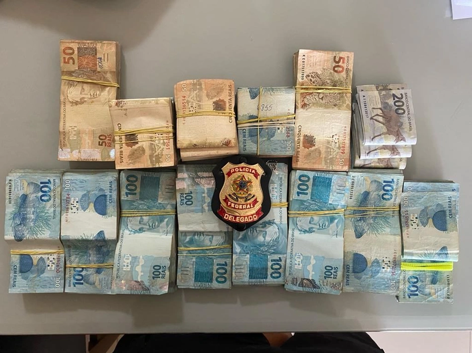 Dinheiro apreendido na operação