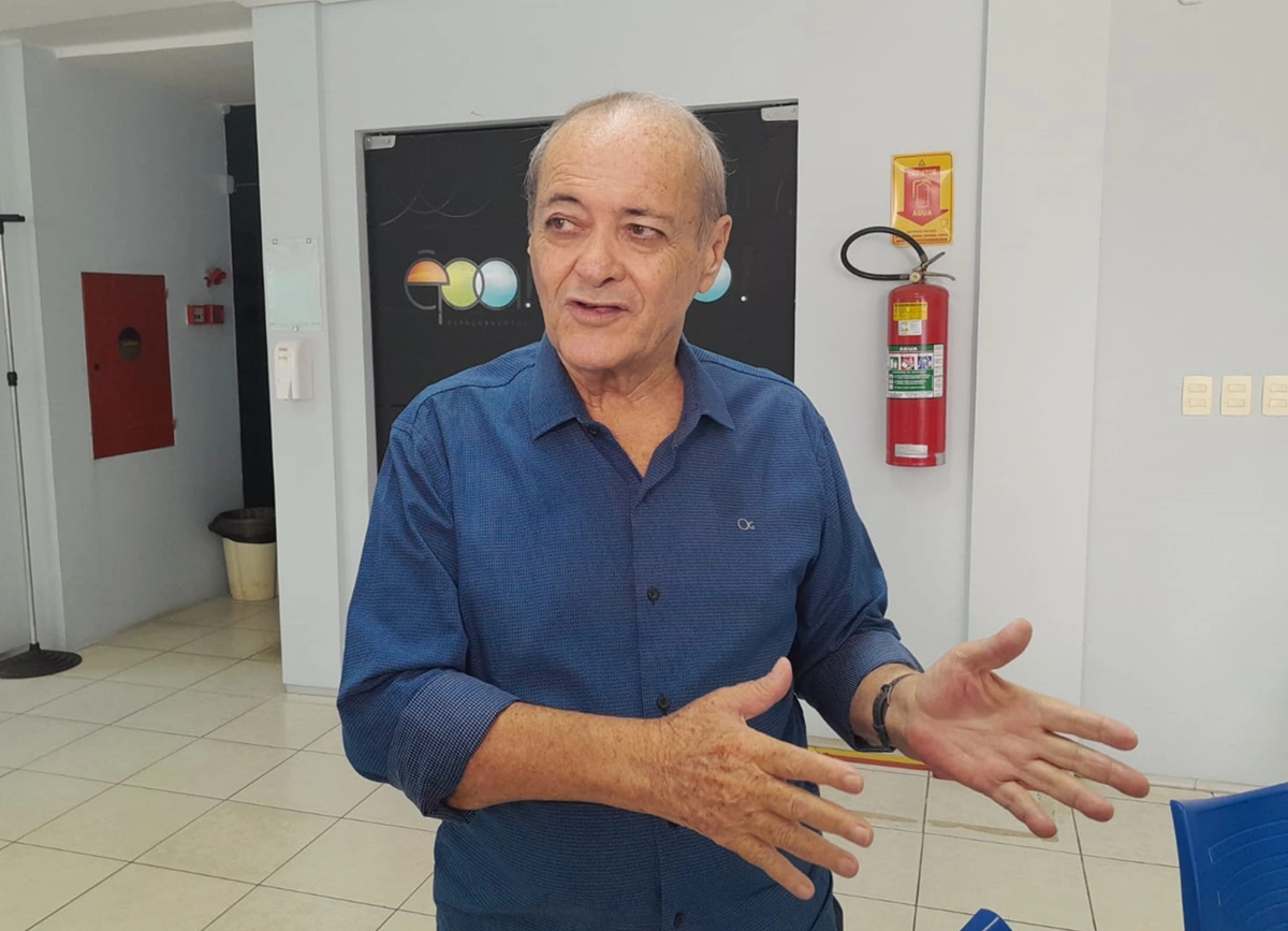 Dr. Sílvio Mendes durante reunião para início da montagem de seu plano de governo