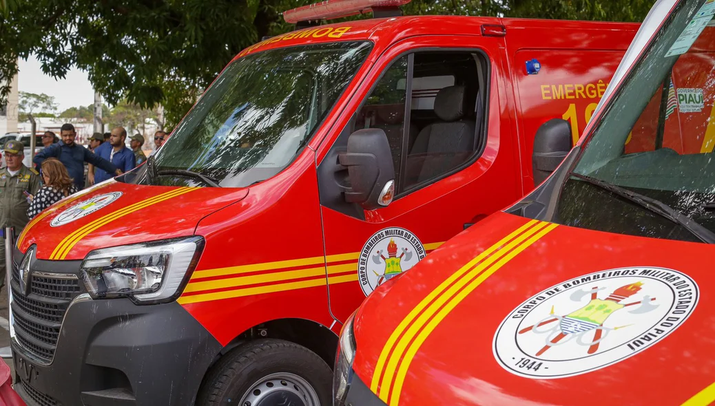 Duas novas ambulâncias foram entregues ao Corpo de Bombeiros Militar