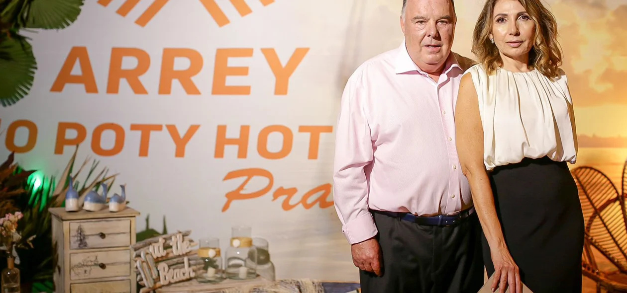 Empresários Manuel Arrey e Celecina Arrey durante a reinauguração do Arrey Rio Poty Hotel Praia