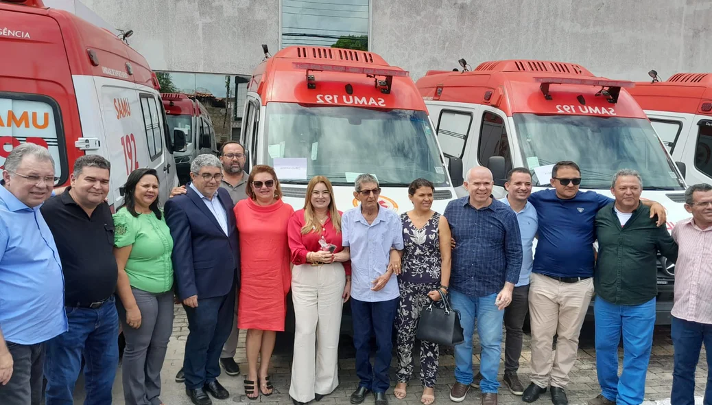 Entrega de ambulâncias do Samu