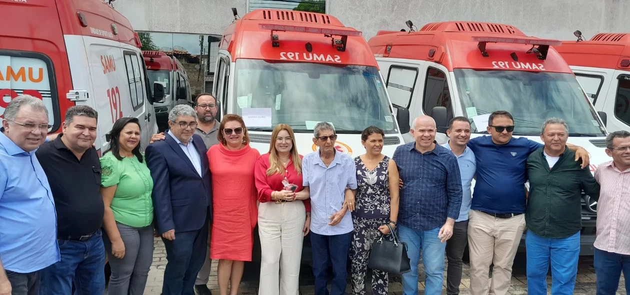 Entrega de ambulâncias do Samu