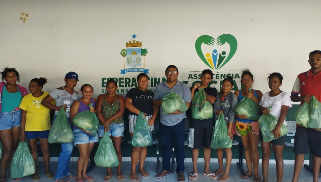 Entrega de produtos oriundos de agricultura familiar