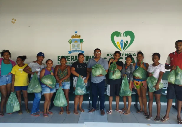 Entrega de produtos oriundos de agricultura familiar