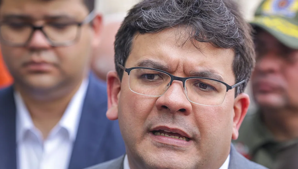 "Entregamos há poucos meses atrás 200 caminhonetes equipadas, agora mais 130 veículos", relembrou Rafael Fonteles