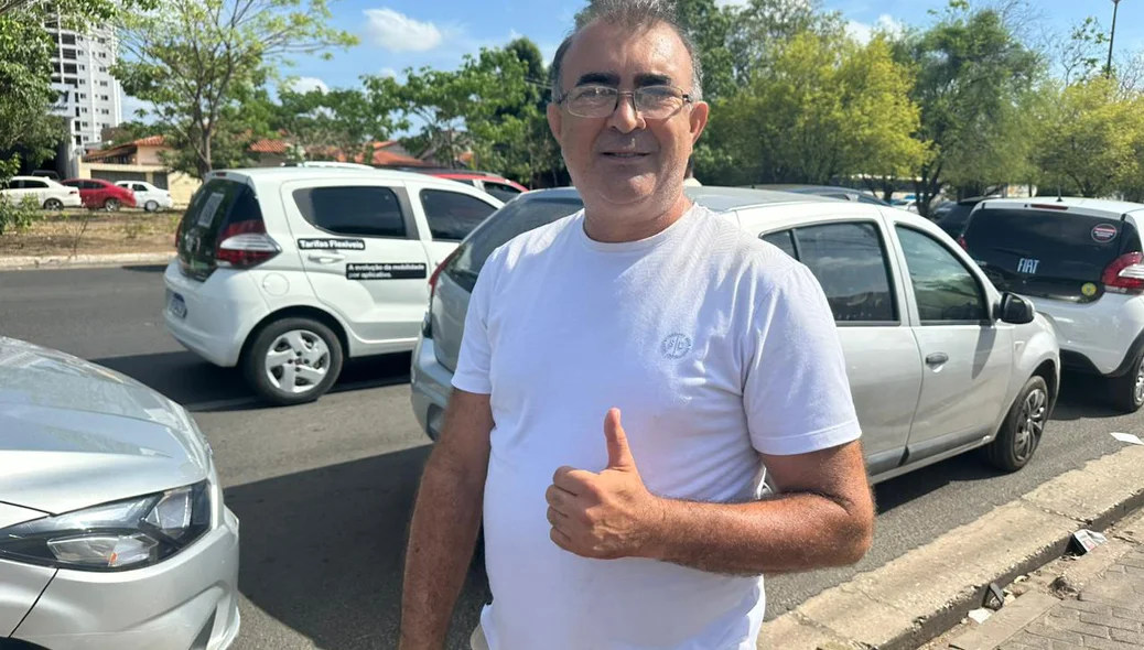 Eucherlis Lima, motorista de aplicativo, durante a manifestação